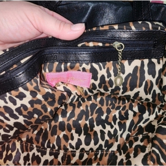 🍂🍁HTF Y2K Vintage 100% real leather betsey johnson western bag - Picture 2 of 11